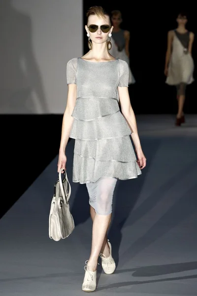Look 10
